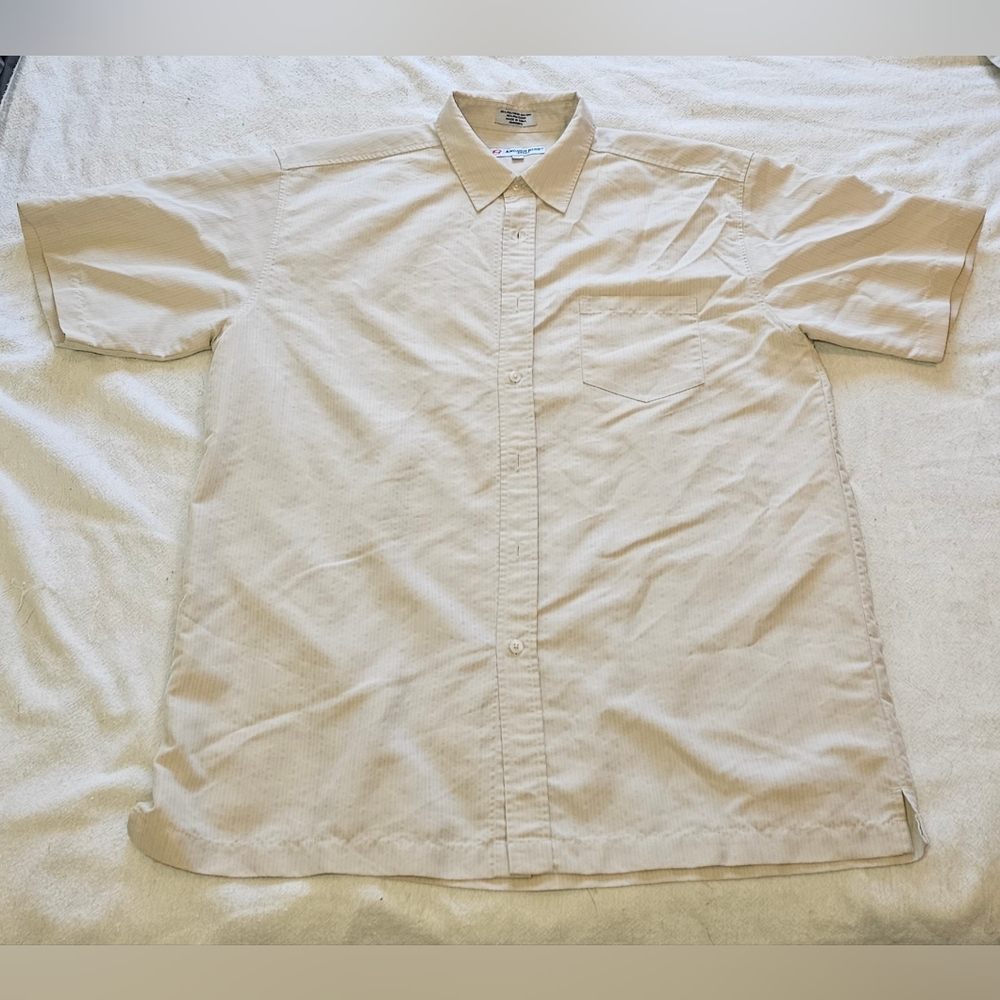 COPY - Anchor Blue brand XL men's beige color short sleeved button-front casual…